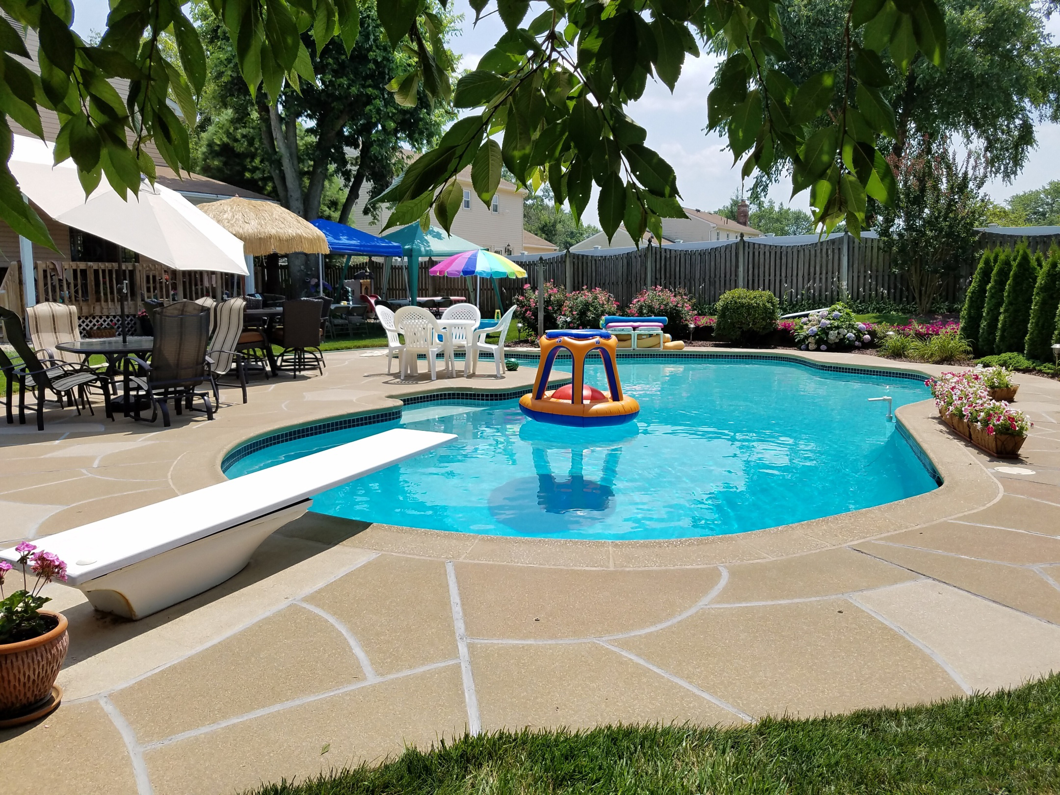 Pool deck resurfaced in Sandstone finish with natural sandstone appearance